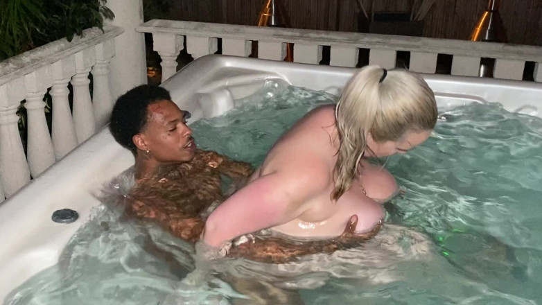 Mature Wanker: Kendra the Tattooed MILF Takes Ralph's BBC in Steamy Hot...