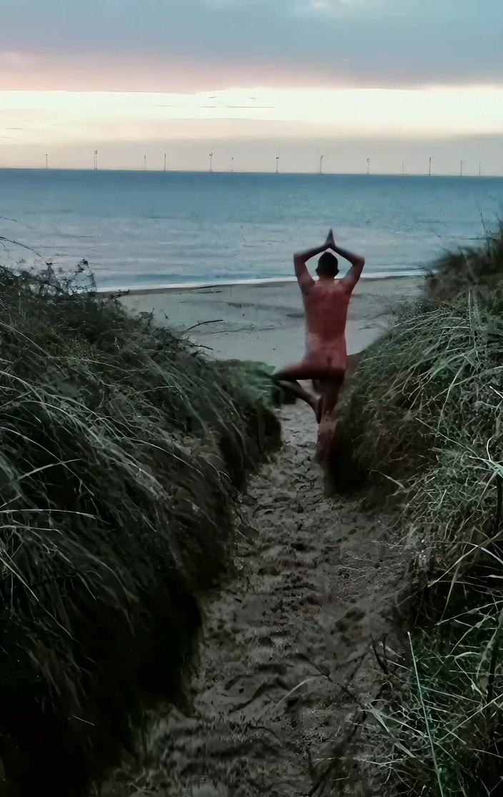 MaleModel: Nudità nel countrypark (parco all'aperto / nudismo nei boschi)