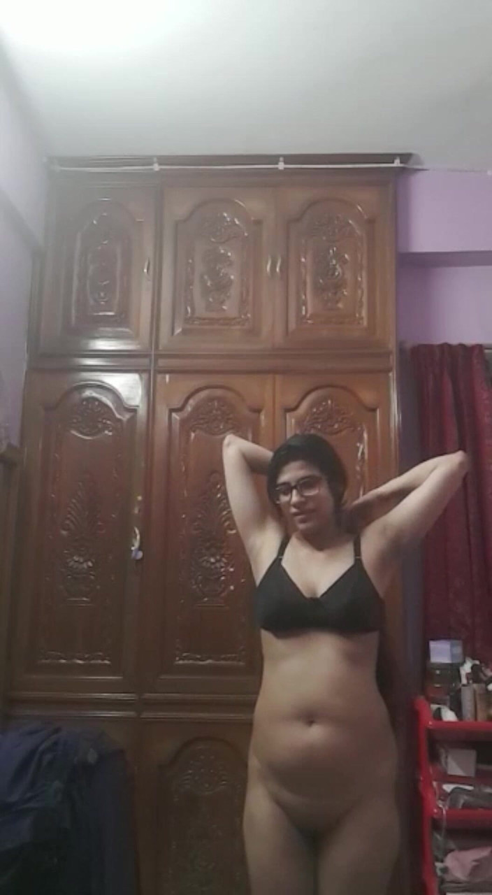 MehwishAly: Dr sadia bikin video bugil untuk pengikutku