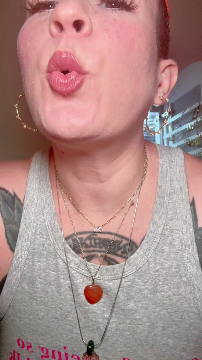Quinn Marie: POV: Girlfriend Does Your Makeup for Date Night