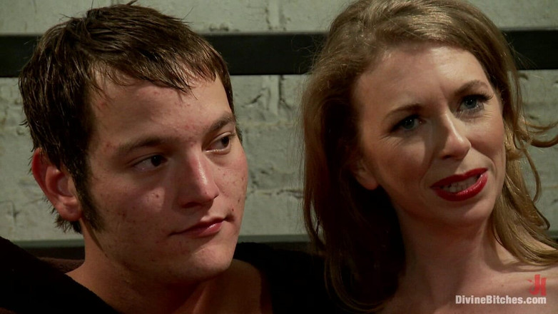 Divine Bitches by Kink: मालकिन T व्यभिचारी पति से व्यभिचार करती है और उसे ब्लैकमेल करती है
