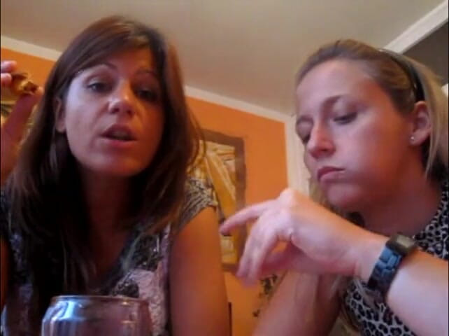 Solo Austria: Melady e Cindy comendo