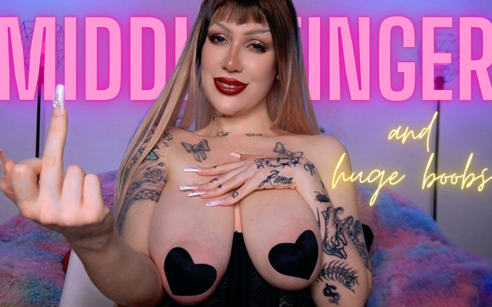 LDBMistress: Prostředníček a obrovská prsa