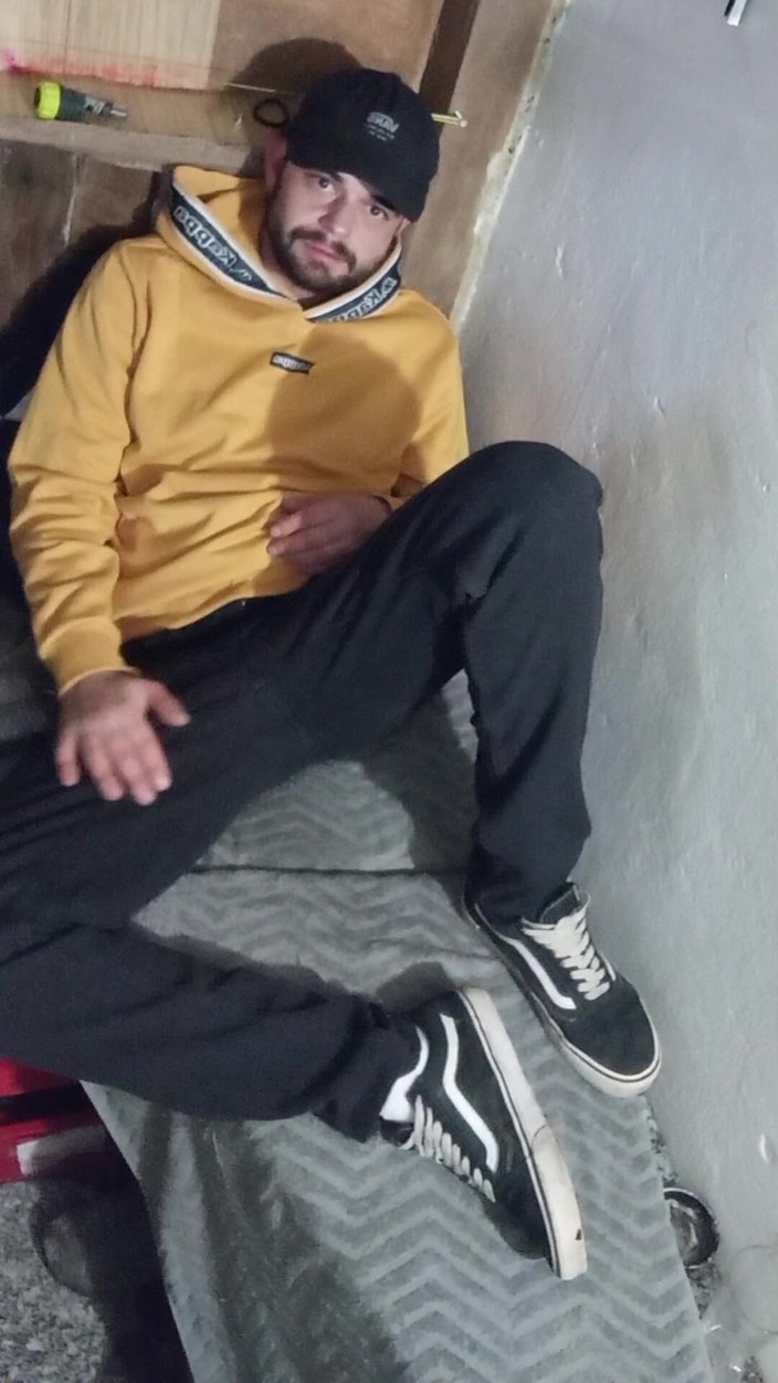 jerkofflover: Masturbarse En La Cabaña En La Cama