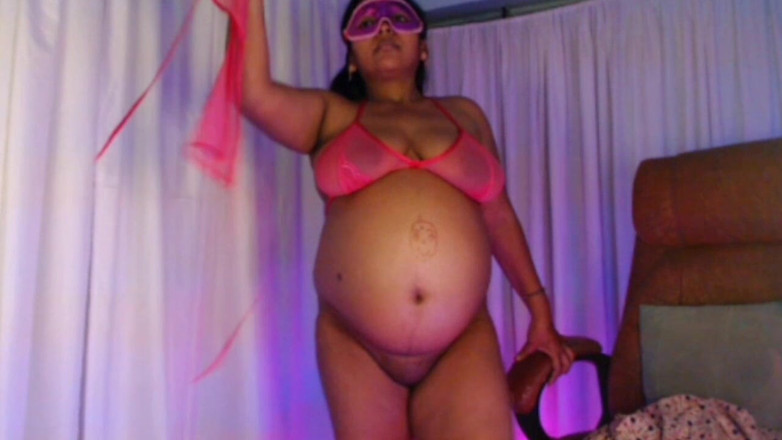 HotGirl21: Seksi hamile kız bikini gösterisi.