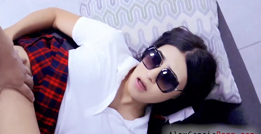 Alex Garcia Porn: 義理の息子は私に触れないでください-学生はボーイフレンドを訪問し、義理の父を犯してしまいます!Aracelyは私のstedadのガールフレンドです