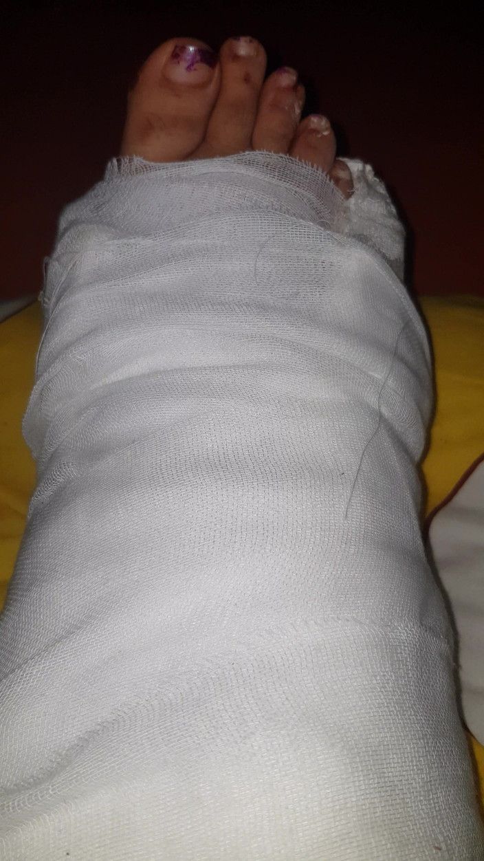 LoraBbw: Moviendo mis dedos de los pies en elenco