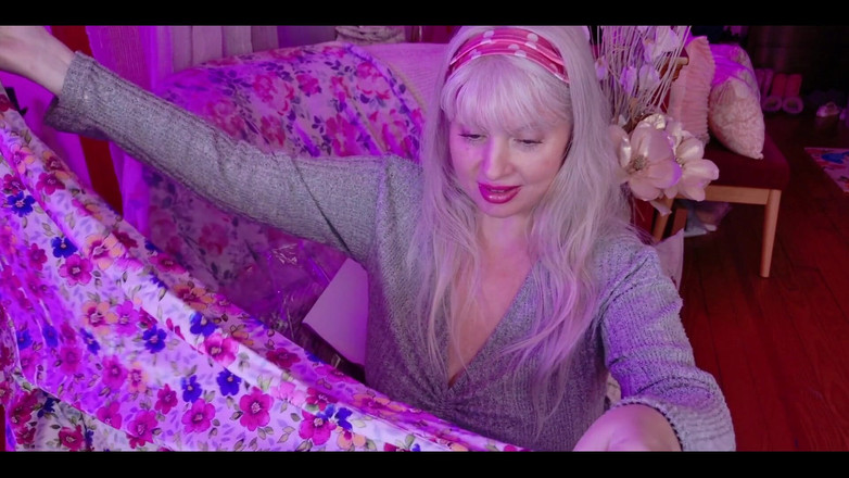 PaintedRose: Mở quần lót satin