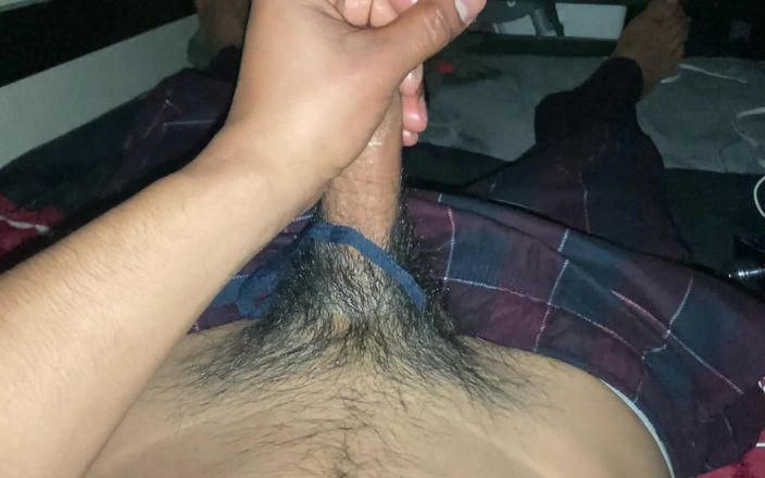 Xooshua (xblue18): 18 Year Old Gay Latino Gets Fucked in Bed