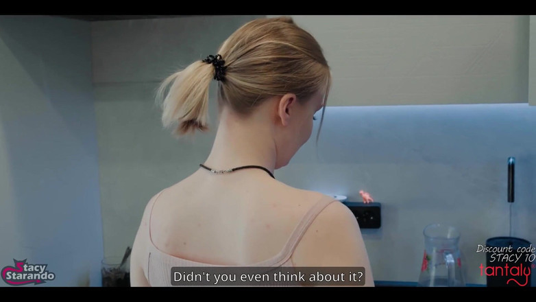 Stacy Starando: 私は初めてのMFMの準備に2本のペニスを使います。