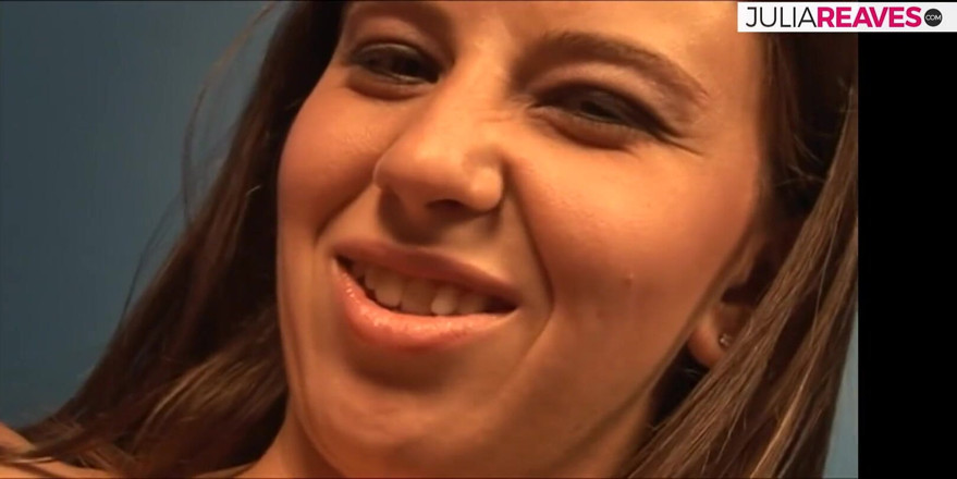 Perfect Cumshots: Sexy babe rubs and sucks two hard cocks to a...