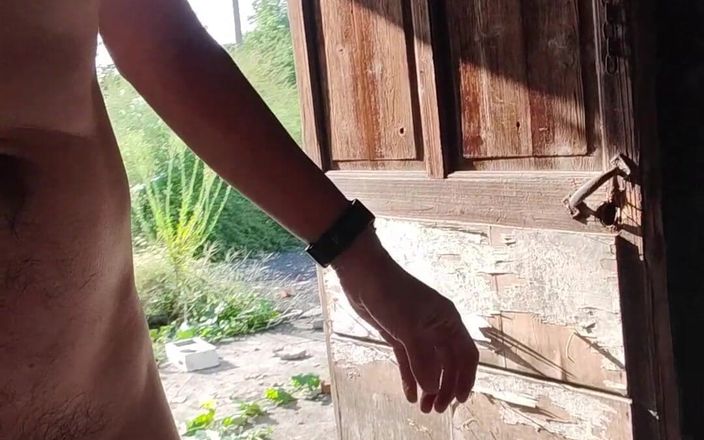 ChineseBisexual: Visita nuda alle vecchie case in campagna