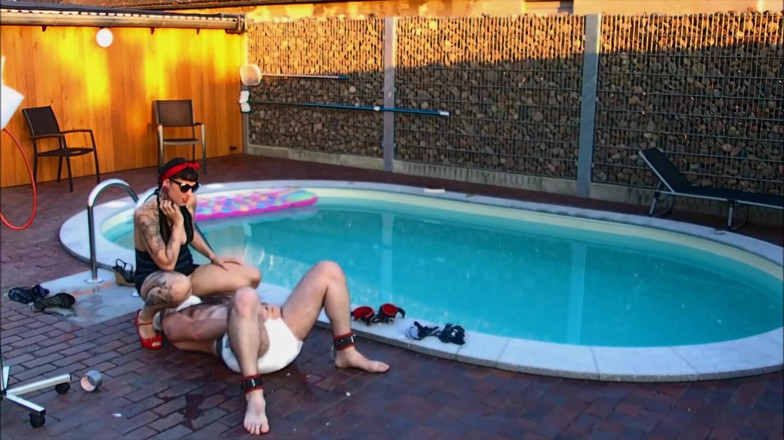 Domina Lady Vampira - SM Studio Femdom Empire: Pervy Pin up Domination 4/4