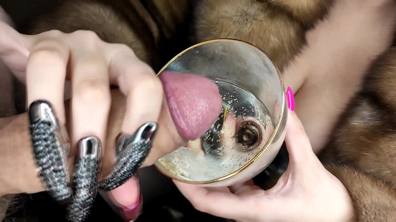 Princess18_: 和我的毛皮奴隶玩得开心