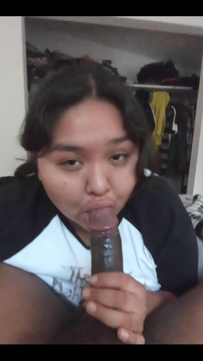 DeesDeepThroat: Putain, cum rafraîchi la bombasse. Simple, zoom léger.