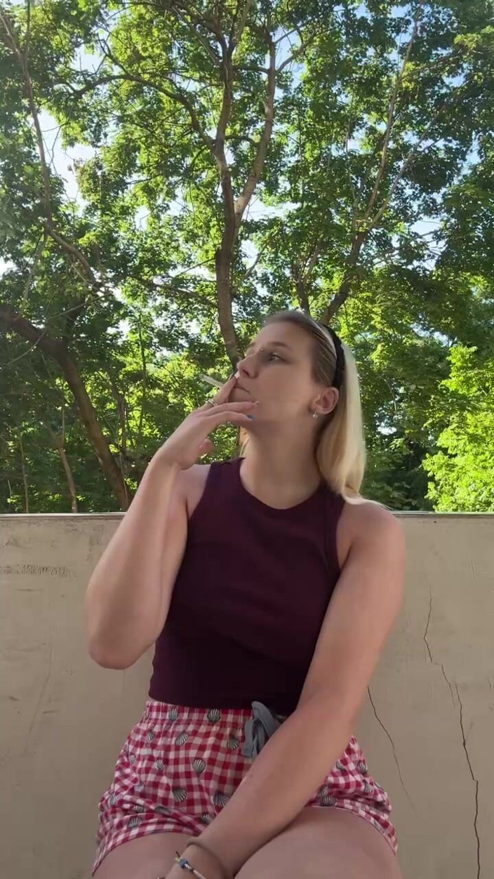 MertyXXX: Traditional Smoking