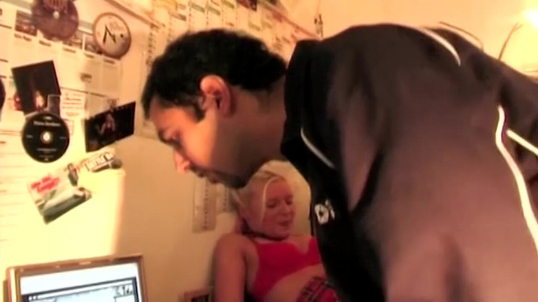 BDSM6.CLUB: Ahegao sarışın zonklayan yarağı yalıyor tükürüyor