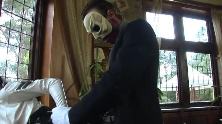 Cryptostudios: Si Arab nakal menghisap zakar keras dan dipancut muka