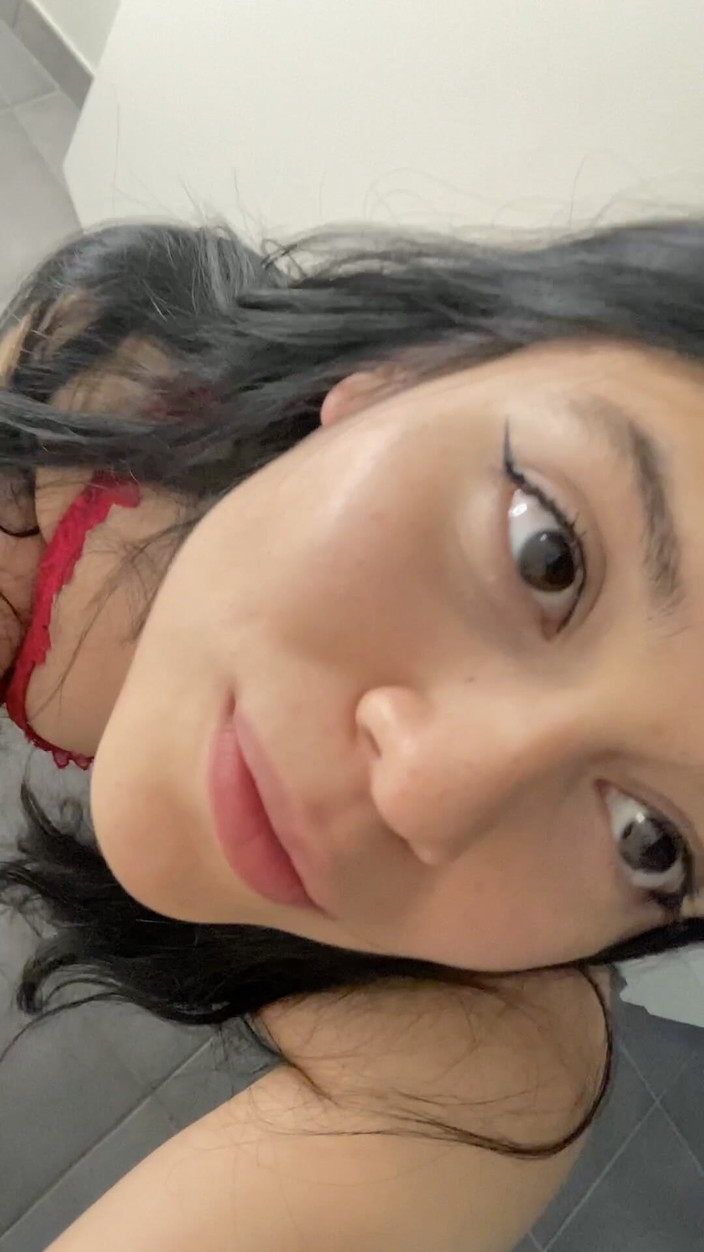 Sweetieluna: Wat aftrekmoediging in rode lingerie