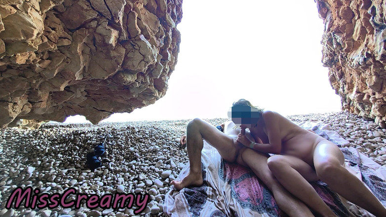 Miss Creamy: Mijn poesje tonen in het bijzijn van een man in...