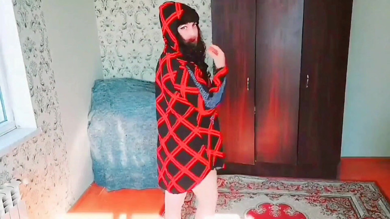 Kitty_Cross: Si cantik transeksual berus rambut di cermin bulat