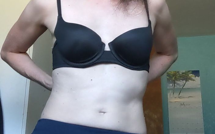 SexyRach75: 不同的姿势与假阳具和乐趣掌握。