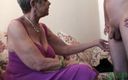 Nasty grannies: Rauchendes reiches luder verlangt seine aufmerksamkeit