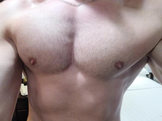 Lexx Xantos: Adoração muscular!