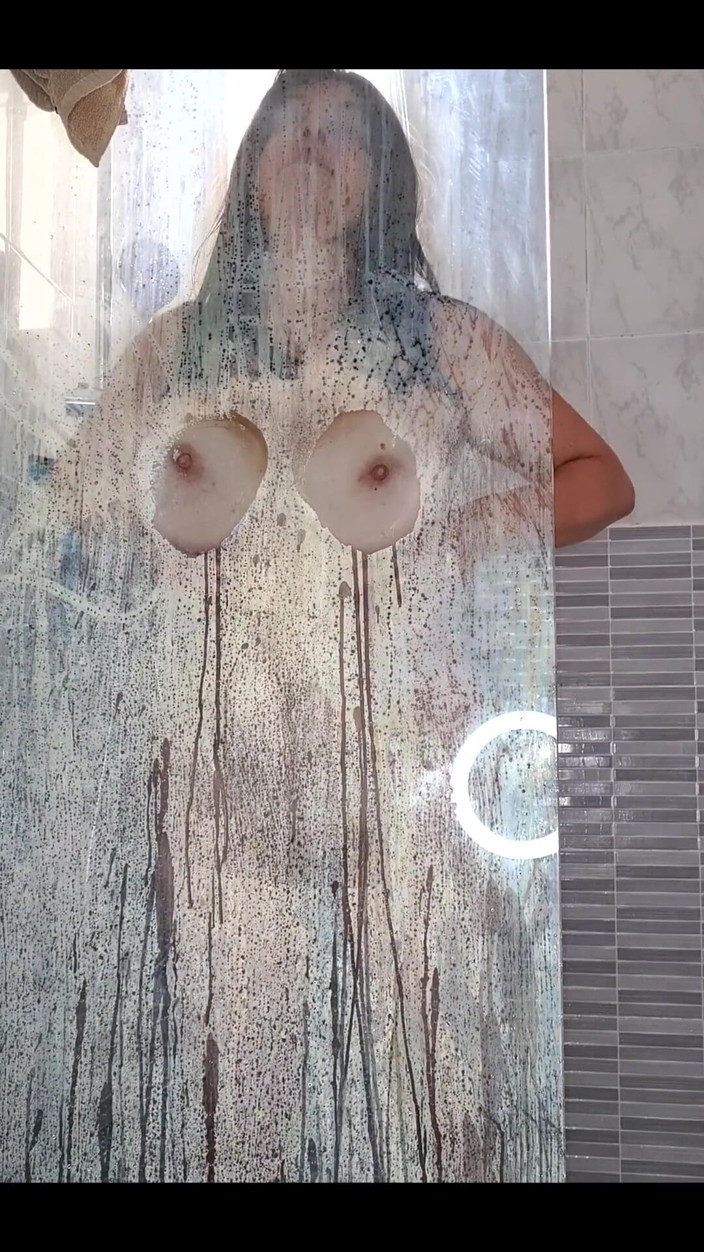 BritneySwallows: Just Taking a Quick Shower