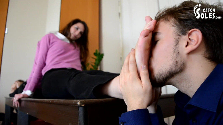 Czech Soles - foot fetish content: Shoemaker's lucky day