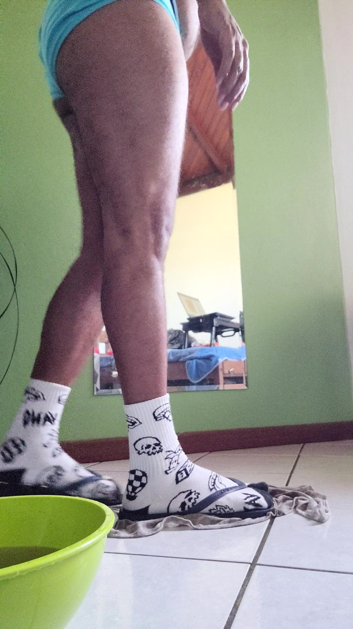 Luksmen1: Luksmen1 Gainer. Cleaning the House While Seducing You