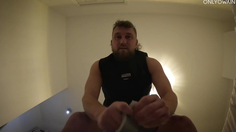 Onlyowain: Adorazione del piede registrato e legato