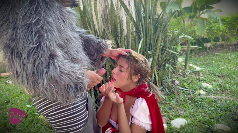 Pelaje mix: Little Red Riding Hood Was Lost in the Woods and...
