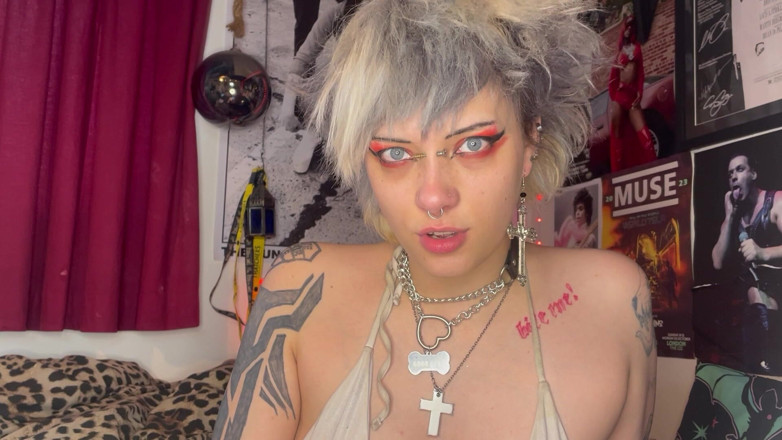 Glitterqueen1999: Sborra dentro il mio naso piggy bloccato! JOI feticcio del...