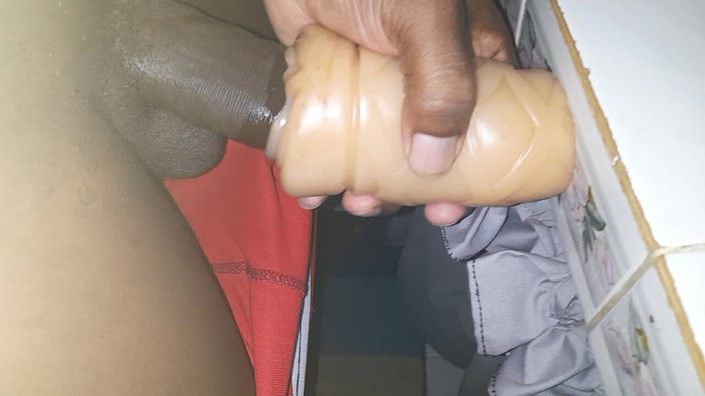 Black guy: Masturbando s7 e3