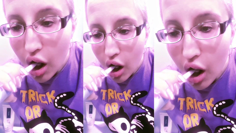 FinDom Goaldigger: Asmr - cepillo de dientes escucha en auriculares