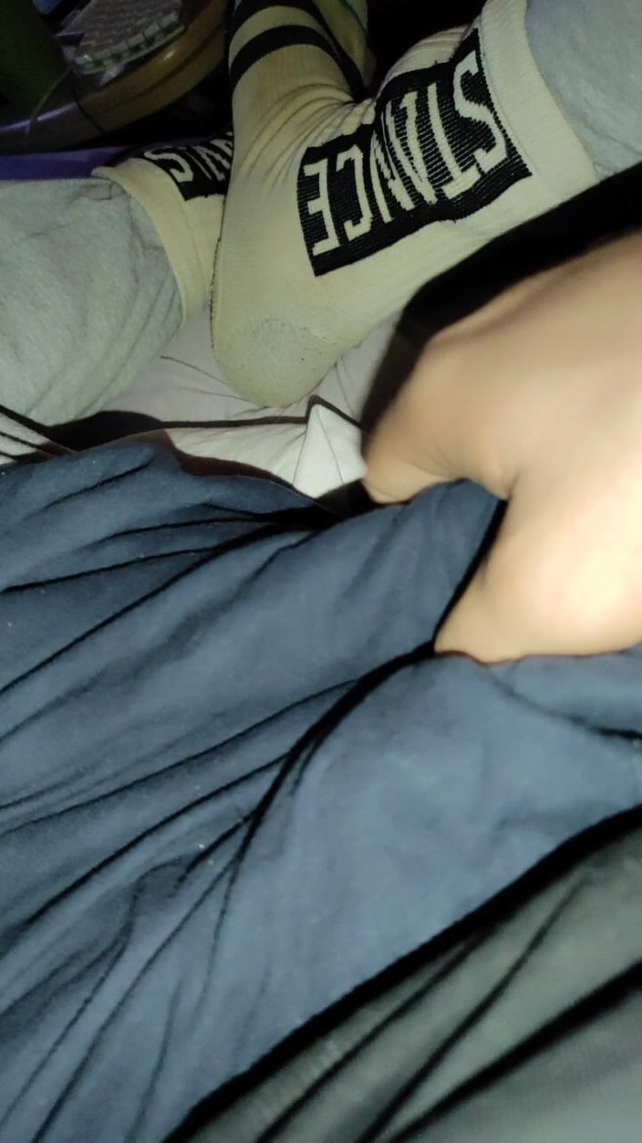 SmokedAlloy2: Dirtyjunkbro behöver inte en toalett för att pissa. Han gör...