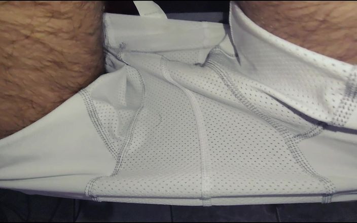 Stink HairyMale: Klaarkomen op compressiebroek