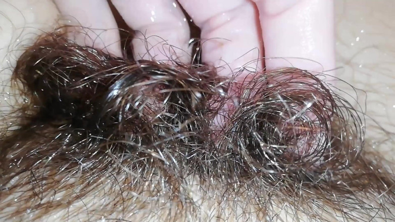 Cuteblonde666: Super hair bush in the water