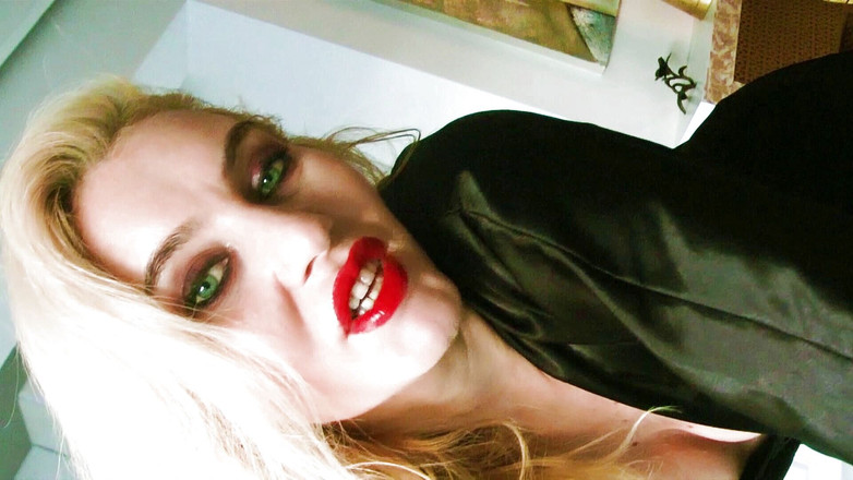 Goddess Celine: Kalah ibu tiri penggali emas