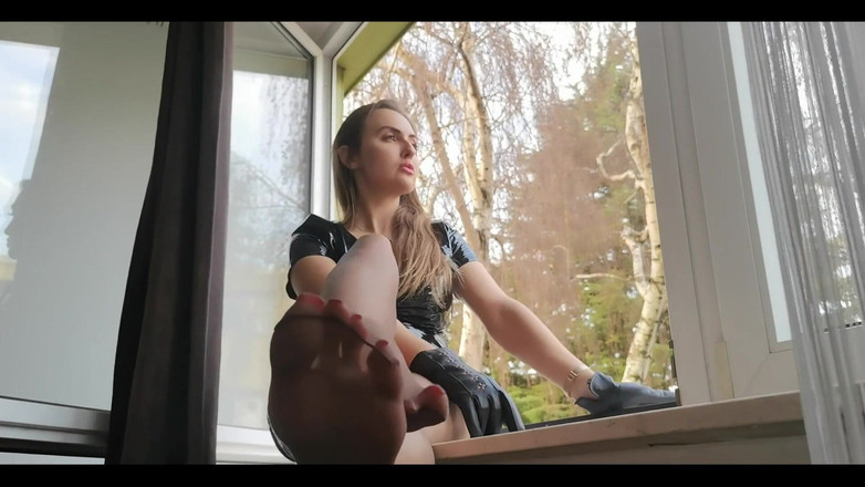 Goddess Lena: Smoking &amp; 尼龙鞋底