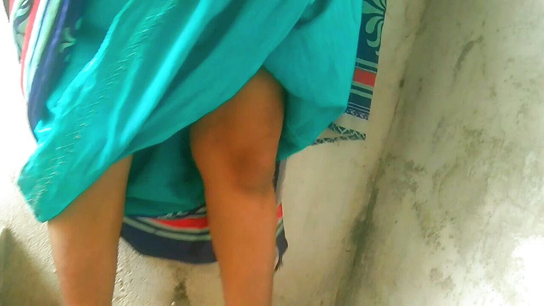 Priyanka314: Тамільська тітонька пестить себе пальцями крупним планом