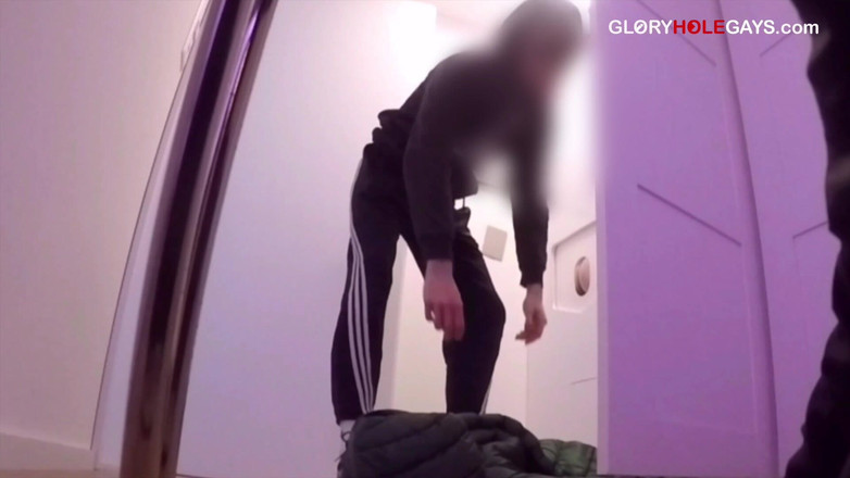 GLORYHOLEGAYS: Грубий гей-брат жадає цього - подвійне навантаження в тристоронньому сеансі глоріхолу