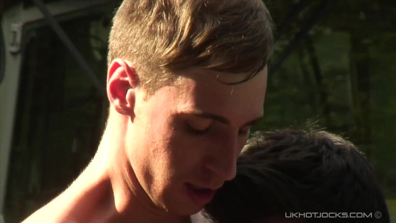 UK Hot Jocks: Sex na autech | Bonus v zákulisí