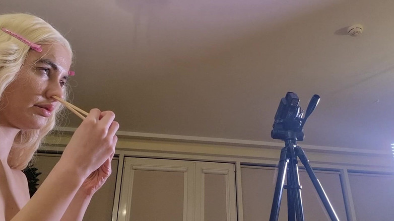 Faith Eros: Чихаю с палочками для еды