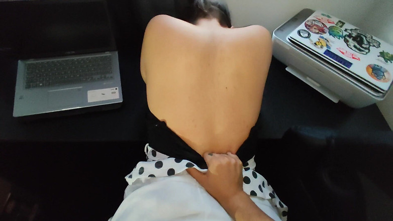 Porntner: Meine sekretärin verdient ihre beförderung mit diesem riesenarsch