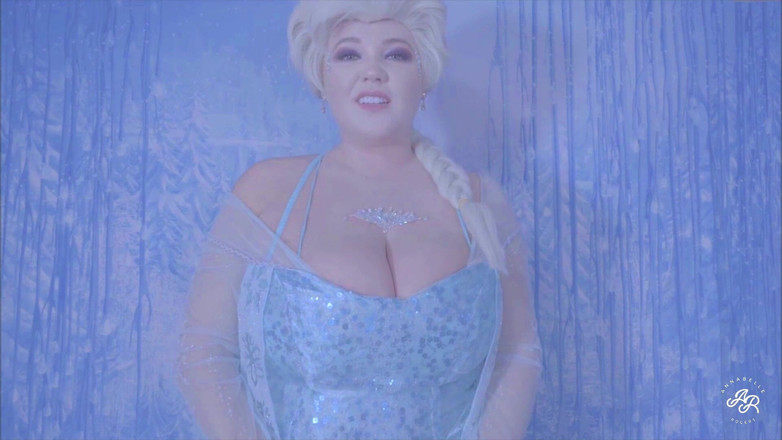 Annabelle Rogers: Большие сиськи Elsa