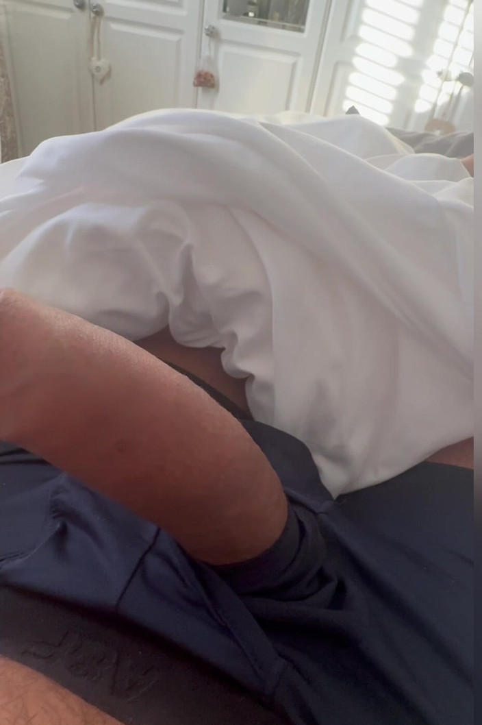 Hot dick in your ass: Схованка, щоб спокусити мого друга, шкода, що він мені не допоміг