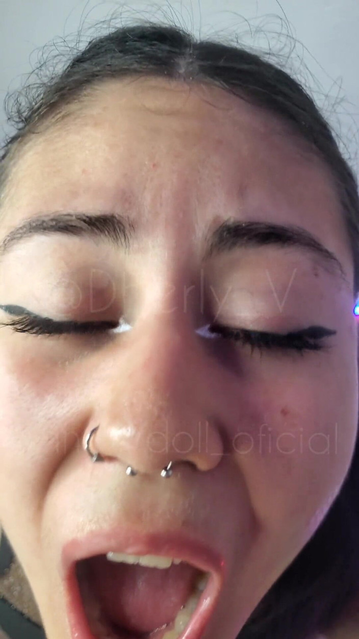 DherlyDoll: La ragazza della mia amica ama il mio sperma, lei...