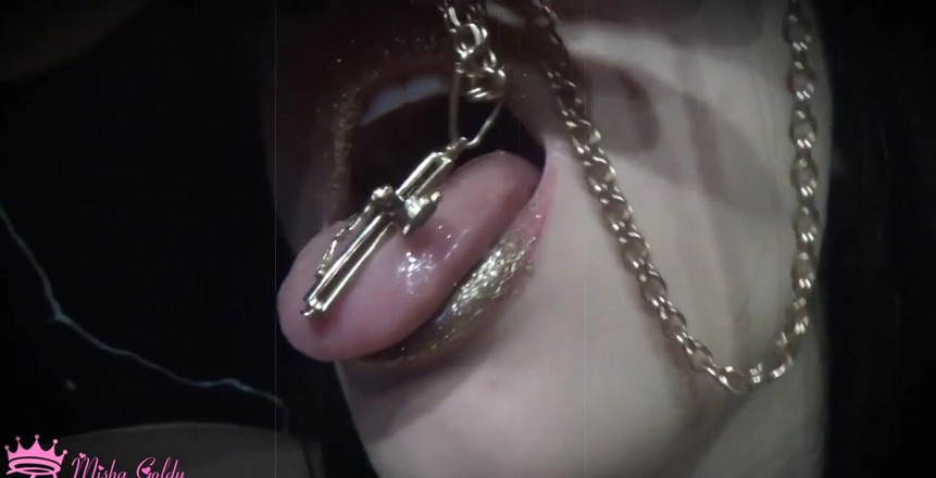 Goddess Misha Goldy: La più ipnotizzante bacchetta d'oro!